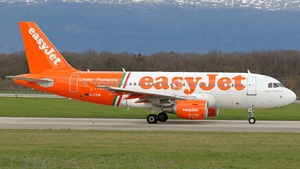 Photo of G-EZIW - Airbus A319-111 operated by easyJet