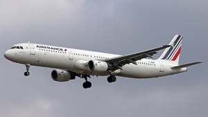 Photo of F-GMZB - Airbus A321-111 operated by Air France