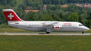 Photo of HB-IXV - British Aerospace Avro RJ100 operated by Swiss International Air Lines