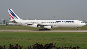 Photo of F-GNIH - Airbus A340-313 operated by Air France