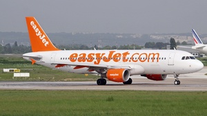 Photo of G-EZTK - Airbus A320-214 operated by easyJet