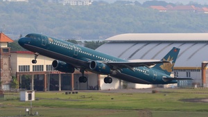 Photo of VN-A392 - Airbus A321-231 operated by Vietnam Airlines