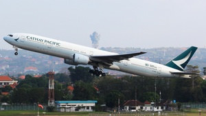 Photo of B-HNN - Boeing 777-367 operated by Cathay Pacific Airways