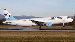 Photo of F-HBII - Airbus A320-214 operated by Aigle Azur