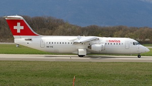 Photo of HB-IYQ - British Aerospace Avro RJ100 operated by Swiss International Air Lines