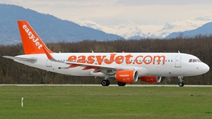 Photo of G-EZWX - Airbus A320-214 operated by easyJet