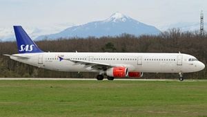 Photo of OY-KBH - Airbus A321-232 operated by SAS Scandinavian Airlines