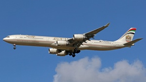 Photo of A6-EHF - Airbus A340-642 operated by Etihad Airways