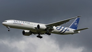F-GZNE - Boeing 777-328(ER)