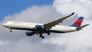 N817NW - Airbus A330-323