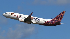 9M-LCW - Boeing 737-8U3