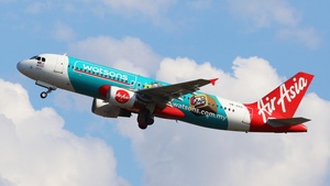 9M-AHX - Airbus A320-216