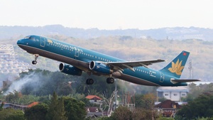 Photo of VN-A604 - Airbus A321-231 operated by Vietnam Airlines