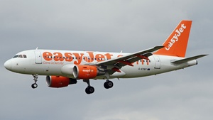 Photo of G-EZBY - Airbus A319-111 operated by easyJet