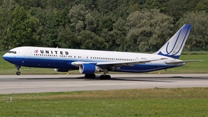 Photo of N663UA - Boeing 767-322(ER) operated by United Airlines