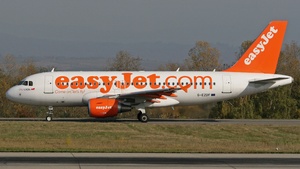 Photo of G-EZDF - Airbus A319-111 operated by easyJet