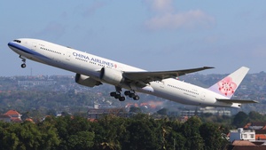 B-18006 - Boeing 777-309(ER)
