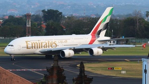 Photo of A6-EUY - Airbus A380-842 operated by Emirates