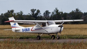 Photo of D-EBLR - Reims-Cessna F150K operated by Flugschule August der Starke