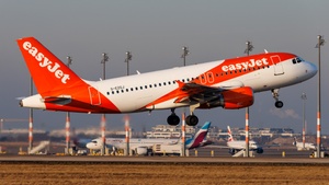 Photo of G-EZGJ - Airbus A319-111 operated by easyJet