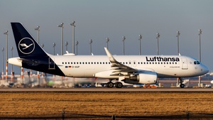 Photo of D-AIUP - Airbus A320-214 operated by Lufthansa