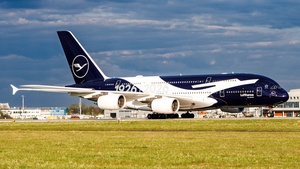 Photo of D-AIMH - Airbus A380-841 operated by Lufthansa