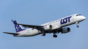 Photo of SP-LNA - Embraer ERJ-195LR operated by LOT Polish Airlines