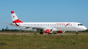Photo of OE-LWA - Embraer ERJ-195LR operated by Austrian Airlines
