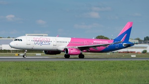 Photo of HA-LXC - Airbus A321-231 operated by Wizz Air