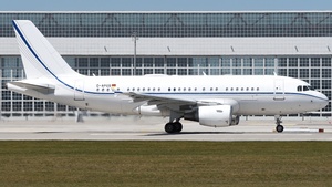 Photo of D-APGS - Airbus A319-115(CJ) operated by K5 Aviation