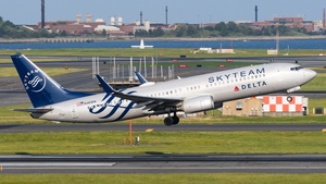 Photo of N381DN - Boeing 737-832 operated by Delta Air Lines