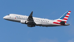 Photo of N316GS - Embraer ERJ-175LR operated by American Eagle (opb Envoy Air)