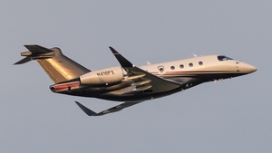 Photo of N416FX - Embraer Legacy 450 operated by Flexjet
