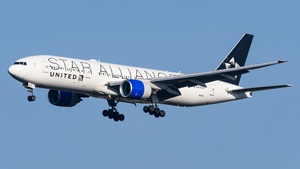 Photo of N218UA - Boeing 777-222(ER) operated by United Airlines