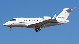 Photo of N605JM - Bombardier Challenger 605 operated by Solairus Aviation