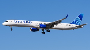 Photo of N57863 - Boeing 757-33N operated by United Airlines