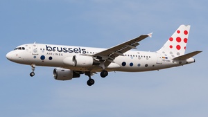 Photo of OO-SNH - Airbus A320-214 operated by Brussels Airlines