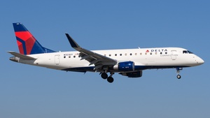 Photo of N323SY - Embraer ERJ-175LR operated by Delta Connection (opb SkyWest Airlines)