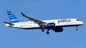 Photo of N3229J - Airbus A220-300 operated by jetBlue Airways