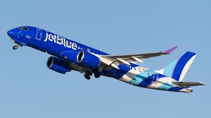 Photo of N3241J - Airbus A220-300 operated by jetBlue Airways