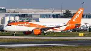 Photo of OE-IJY - Airbus A320-214 operated by easyJet Europe