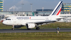 Photo of F-GUGN - Airbus A318-111 operated by Air France