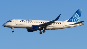 Photo of N86371 - Embraer ERJ-175LR operated by United Express (opb SkyWest Airlines)