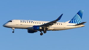 Photo of N85379 - Embraer ERJ-175LL operated by United Express (opb SkyWest Airlines)