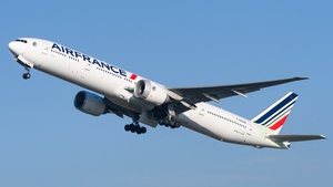 Photo of F-GSQN - Boeing 777-328(ER) operated by Air France
