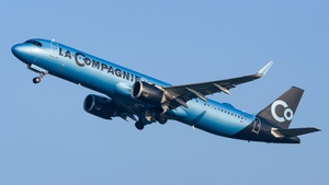 Photo of F-HNCO - Airbus A321-252NX operated by La Compagnie
