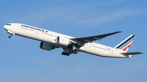 Photo of F-GSQS - Boeing 777-328(ER) operated by Air France