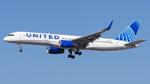 Photo of N17133 - Boeing 757-224 operated by United Airlines