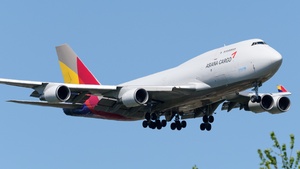 Photo of HL7415 - Boeing 747-48E(BDSF) operated by Asiana Cargo