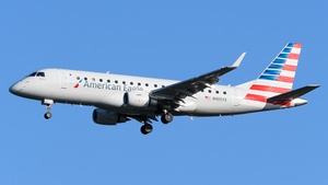Photo of N405YX - Embraer ERJ-175LR operated by American Eagle (opb Republic Airways)